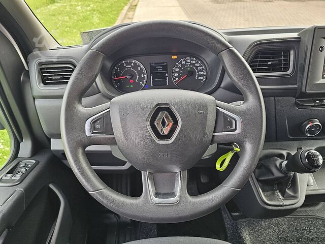 Kofer RENAULT MASTER 2.3 Bakwagen Laadklep!