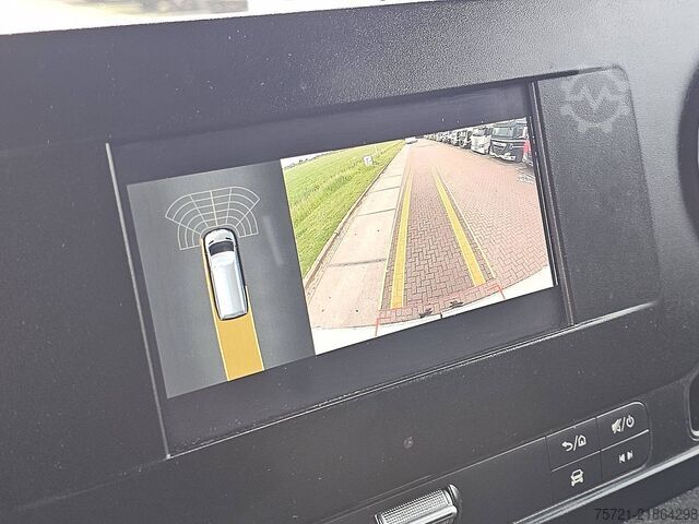 Kombi s vysokou střechou MERCEDES-BENZ SPRINTER 316 L2H2 Mbux RWD Autom!