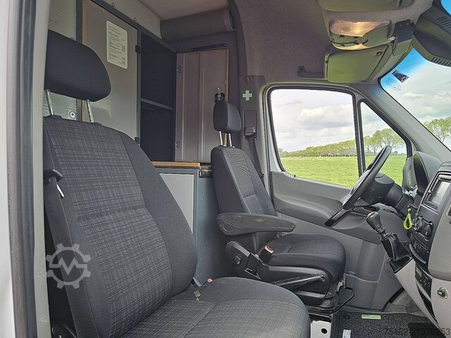 Camioneta familiar de techo alto MERCEDES-BENZ SPRINTER 519 L2H2 V6 3.0Ltr Airco