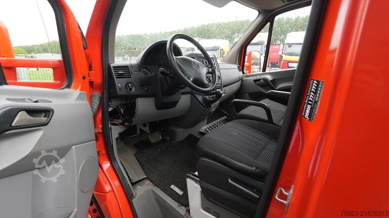 Automašīnu pārvadātājs furgons Mercedes-Benz 515 CDI Car transport broken engine broken engine