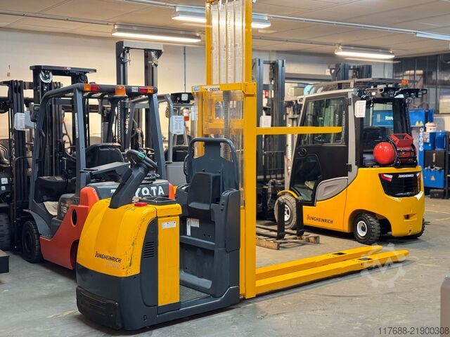 Vízszintes komissiózó Jungheinrich ECD 220 - Service Neu - Batterie 80% - 2.450mm Gabeln