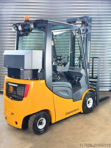 Челен товарач за LPG Jungheinrich TFG 320s - Service Neu - VW Motor - 4.5m Hub - 2t