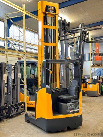 Reach truck Jungheinrich ETV 320 - Service Neu - Batterie 80% - 11.51M Hub - 2t