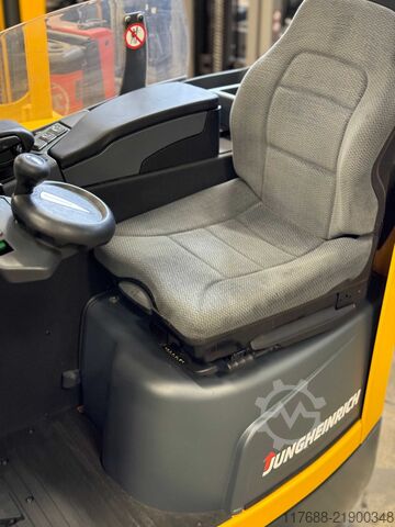 Reach truck Jungheinrich ETV 320 - Service Neu - Batterie 80% - 11.51M Hub - 2t