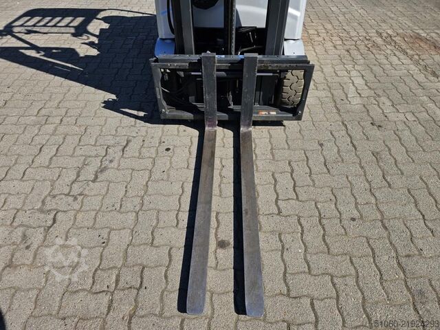 Chariot élévateur électrique à 3 roues Still RX50-15
