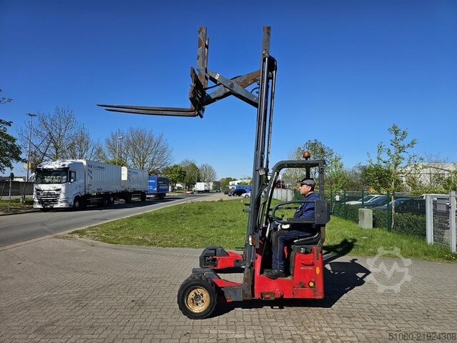 Lastbilmonteret gaffeltruck Moffett M4-25.4