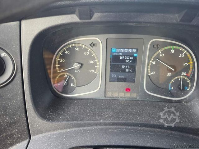 Vrachtwagen met bakwagen MERCEDES-BENZ 816 Koffer, Ladebordwand, viel in 2025 repariert