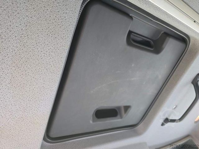 Vrachtwagen met bakwagen MERCEDES-BENZ 816 Koffer, Ladebordwand, viel in 2025 repariert