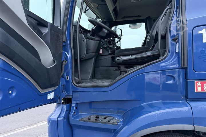 Standarta vilcējs Mercedes-Benz Antos 1851 4x2 Retarder / Swiss-Vehicle