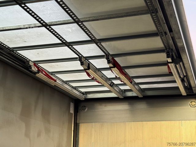 Camión caja MAN TGM 26.320 L / LBW / LENKACHSE / 18 PAL