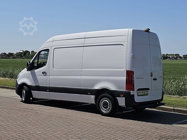 Stationvogn med højt tag MERCEDES-BENZ SPRINTER 314 L2H2 Mbux10 + Navi!