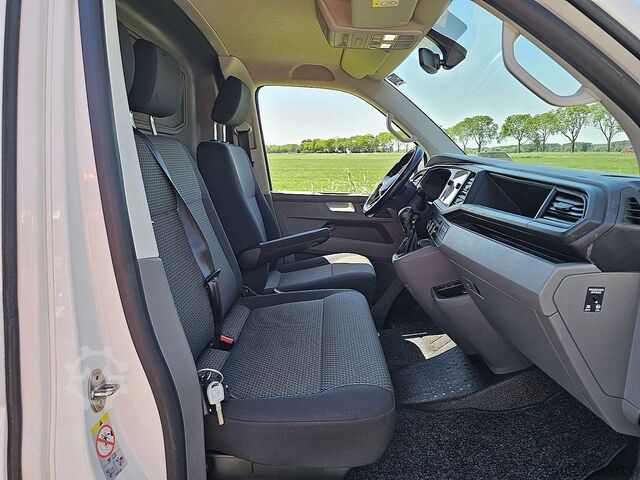 Camioneta familiar de techo alto VOLKSWAGEN TRANSPORTER 2.0 TDI L1H1 150Pk NAP Euro6