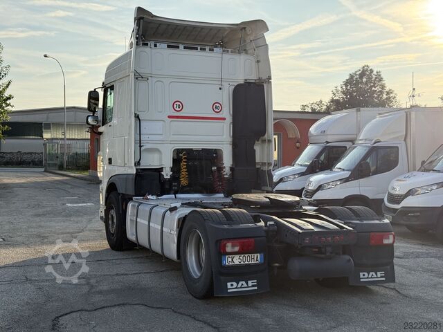 Standardni traktor jedinica DAF XF 106.460
