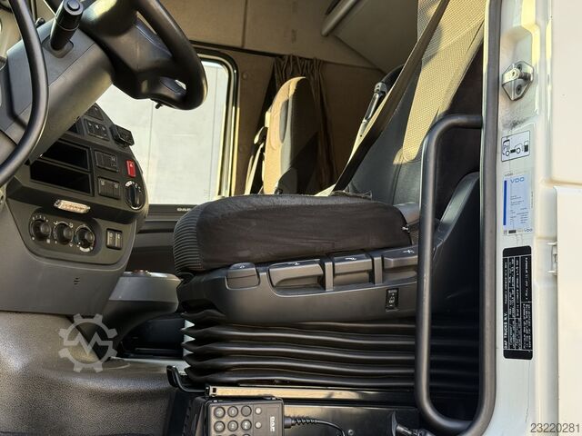 Standardni traktor jedinica DAF XF 106.460