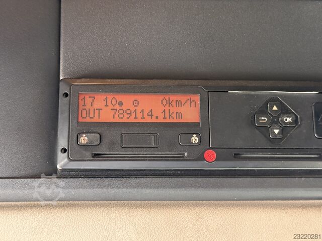 Standardni traktor jedinica DAF XF 106.460