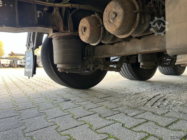 Krone MEGA / toit relevable / essieux BPW + freins à tambour / ranchers pour transport de bois / sys Krone MEGA / raising-roof / BPW + drumbrakes / timber...