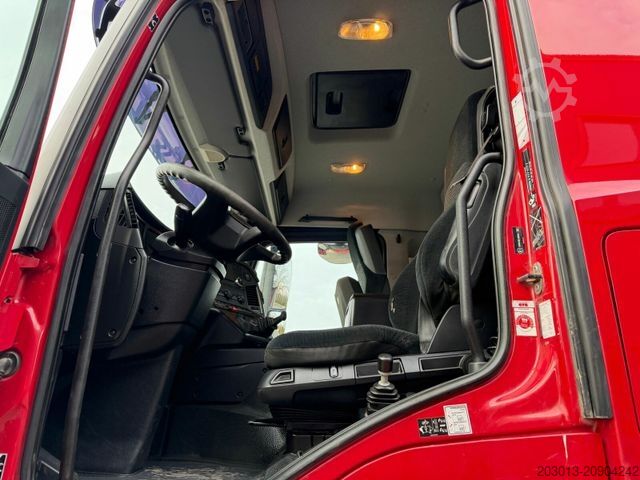 Pašizgāzējs kravas automašīna MERCEDES-BENZ Arocs 3243 8x4 Kipper Schwarzmuller Bordmatik