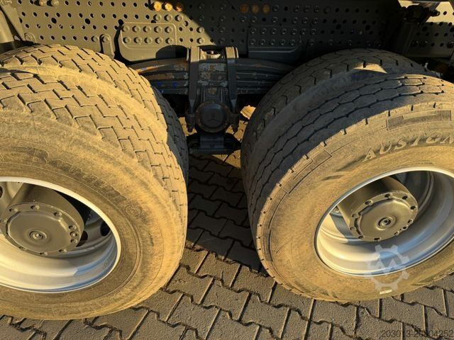 Pašizgāzējs kravas automašīna MERCEDES-BENZ AROCS 3345 6x6 Euro 6 Kipper mit Bordmatik