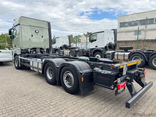รถบรรทุกตัวถังเปลี่ยนได้ MERCEDES-BENZ 2553 Actros 5 L Öl-Retarder 2548 45 58 Lenkachse