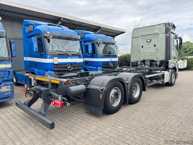 รถบรรทุกตัวถังเปลี่ยนได้ MERCEDES-BENZ 2553 Actros 5 L Öl-Retarder 2548 45 58 Lenkachse