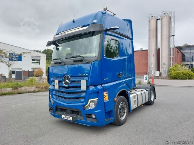Standard tractor unit MERCEDES-BENZ Actros 18-45 Giga Space-MP 5- Retarder-2 Tanks