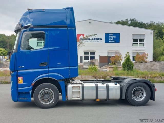 Standard tractor unit MERCEDES-BENZ Actros 18-45 Giga Space-MP 5- Retarder-2 Tanks