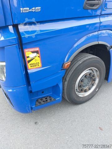 Standard tractor unit MERCEDES-BENZ Actros 18-45 Giga Space-MP 5- Retarder-2 Tanks