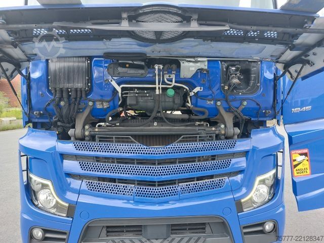 Standard tractor unit MERCEDES-BENZ Actros 18-45 Giga Space-MP 5- Retarder-2 Tanks