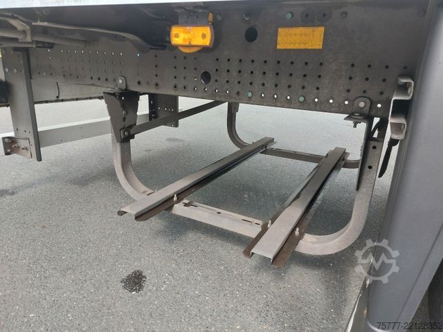 Semirremolque caja SCHMITZ CARGOBULL SKO 24/L-Trockenfrachtkoffer- Liftachse-Miete/re