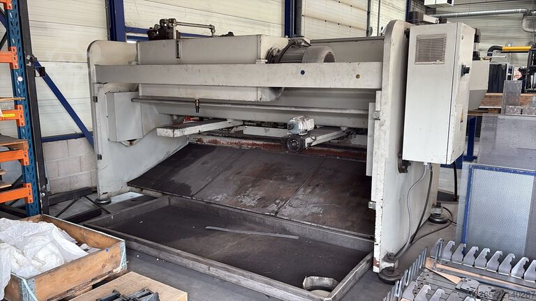 Hydraulinen giljotiinisakset Maqfort 