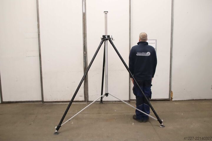 Teodoliitin jalusta Spectra-Physics 950  Höhe bis 2345 mm