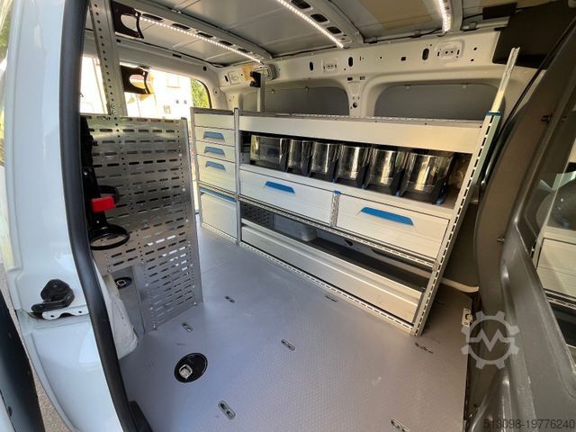 Panel van VOLKSWAGEN CADDY MAXI REGALS. TEMP. 4MOTION DACHTRÄ. KLIMA