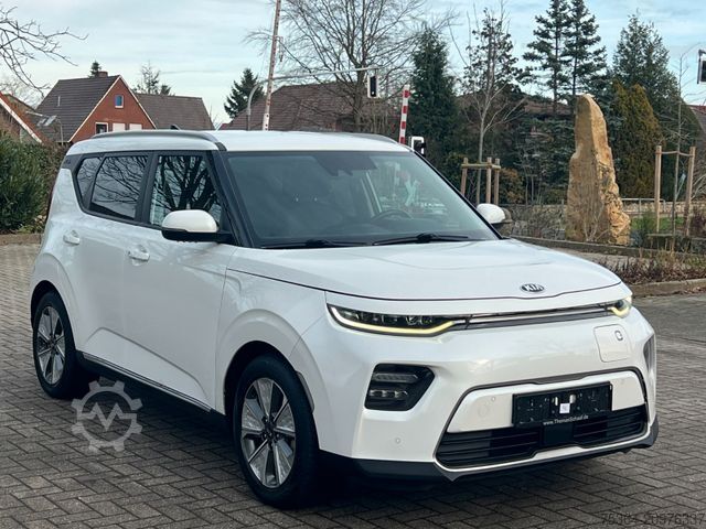 Фургон KIA Soul e-Soul DynamicLine 64 kWh LED Navi Kamera