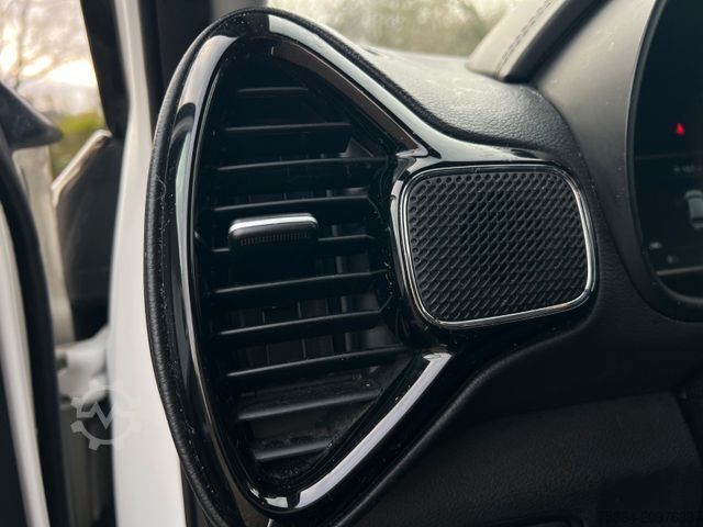 Фургон KIA Soul e-Soul DynamicLine 64 kWh LED Navi Kamera