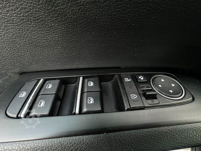 Фургон KIA Soul e-Soul DynamicLine 64 kWh LED Navi Kamera