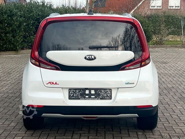Фургон KIA Soul e-Soul DynamicLine 64 kWh LED Navi Kamera