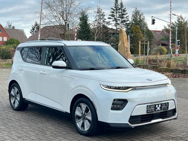 Фургон KIA Soul e-Soul DynamicLine 64 kWh LED Navi Kamera