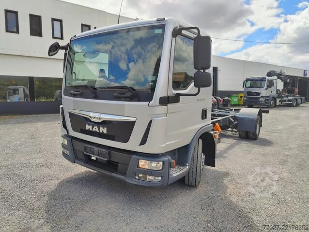 ड्राइवर की टैक्सी के साथ चेसिस MAN TGL 12.250 Chassis cabine Euro6