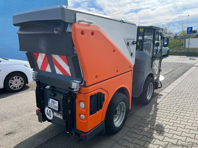 Cestný zametací stroj Hako Citymaster 1650