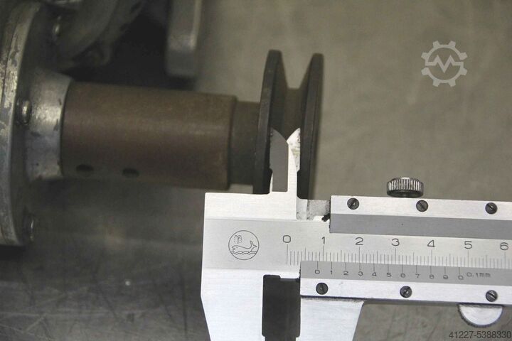 Gear motor 200 V 0.15 A. Ruhrgetriebe NDK 8760