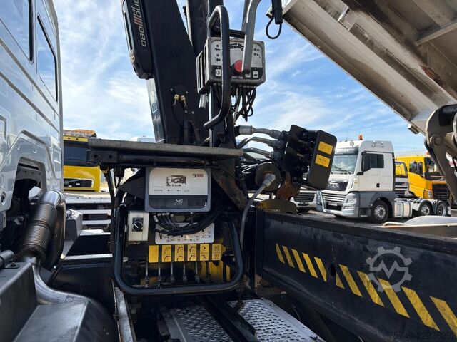 Volquete con grúa Mercedes-Benz Axor + HIAB 088 ES -3 HIDUO + TIPPER + EURO 4