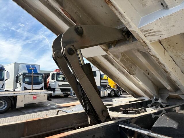 Volquete con grúa Mercedes-Benz Axor + HIAB 088 ES -3 HIDUO + TIPPER + EURO 4