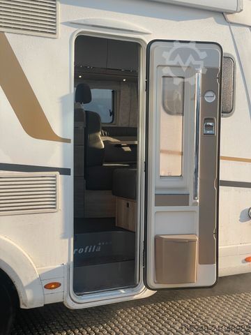 Hálfintegreraður húsbíll EURAMOBIL PT 675 SB ein Raumwunder