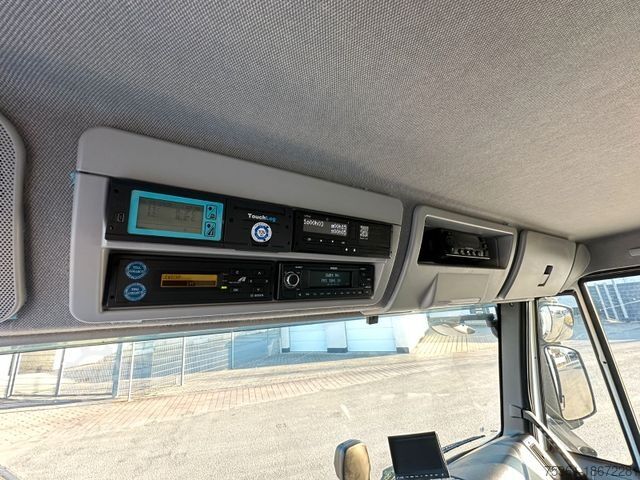 يخچالي لارۍ IVECO ML140E28