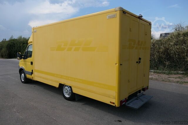 Furgão fechado iveco Daily 35 S11 C30C AUTOMATIK KAMERA Regale LUFT DURCHGANG EURO-5 CoC