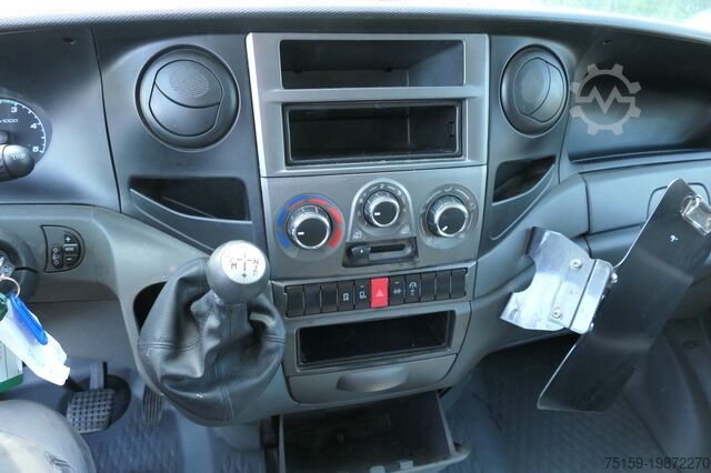 Furgão fechado iveco Daily 35 S11 C30C AUTOMATIK KAMERA Regale LUFT DURCHGANG EURO-5 CoC
