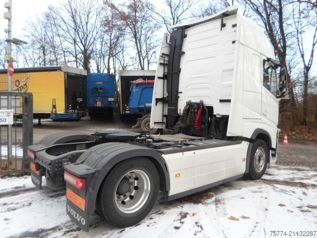 Standarta vilcējs VOLVO FH 460 XL/ VOLLSPOILER