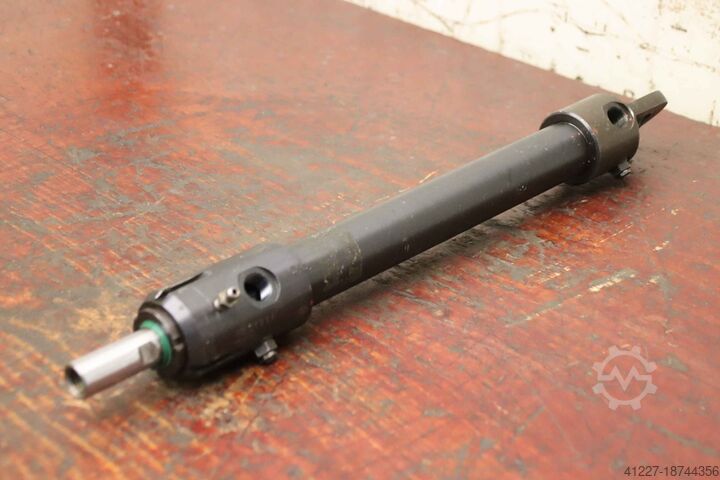 Hydraulický valec unbekannt Hub 215 mm