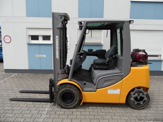 Chariot élévateur GPL Jungheinrich TFG 430s - Freihub - wenig Stunden
