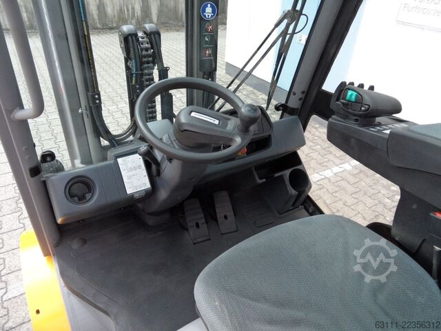 Chariot élévateur GPL Jungheinrich TFG 430s - Freihub - wenig Stunden